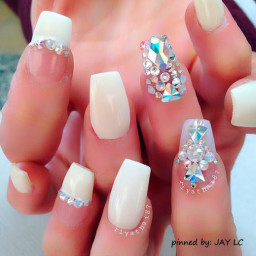 12 Beautiful manicure; fashion drawings on the nails
