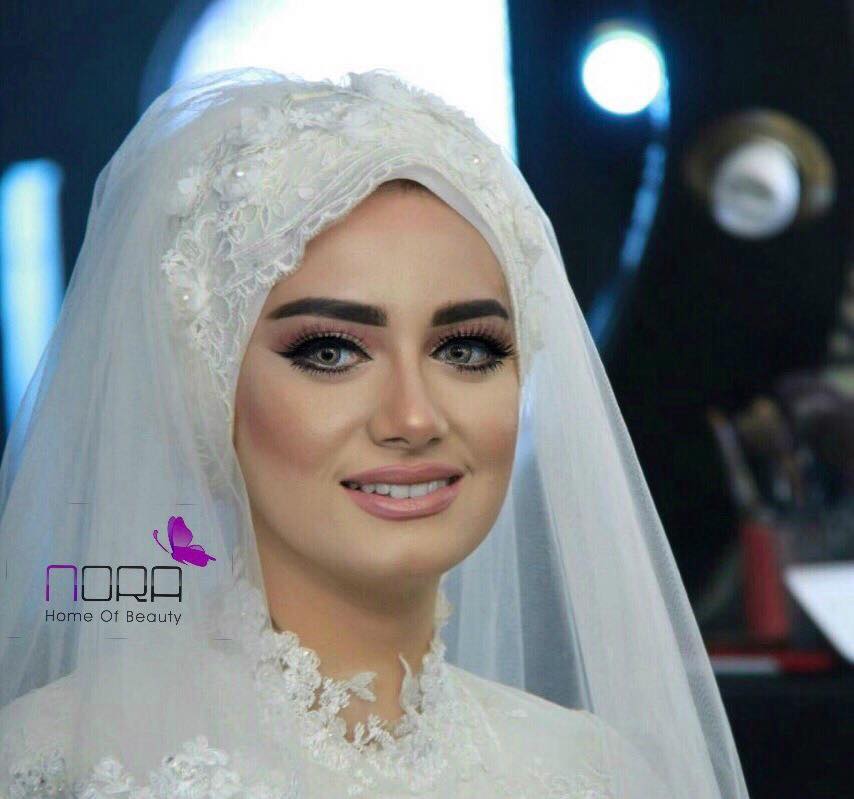 adorable pretty bridal hairstyle that goes well with veil