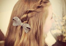 Fancy looking one side braided hair designing for open hair flauting