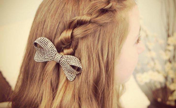 Fancy looking one side braided hair designing for open hair flauting